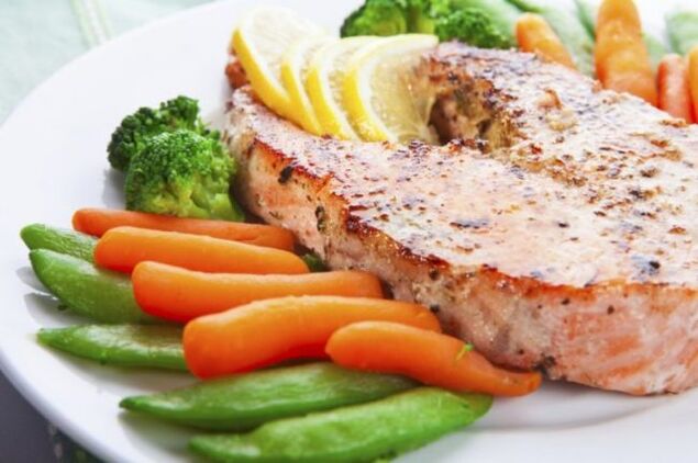 trancio di pesce con verdure per una dieta proteica